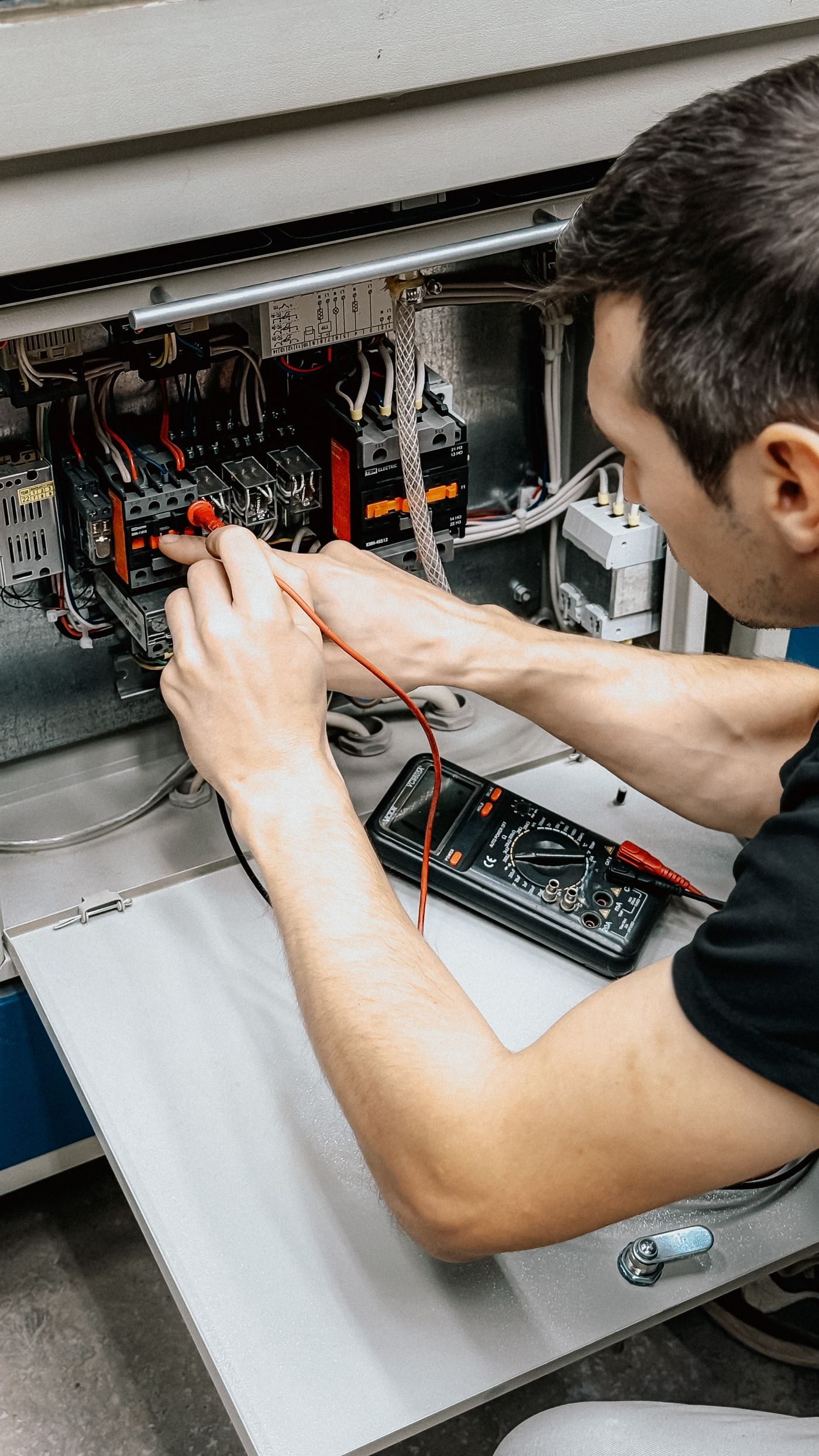Električar — hitne intervencije — Niš